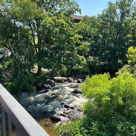פיג'ן פורג' Creekstone Inn מראה חיצוני תמונה