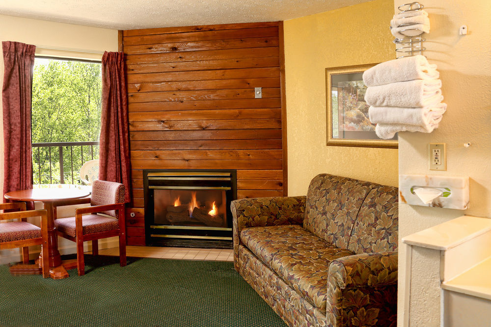 פיג'ן פורג' Creekstone Inn מראה חיצוני תמונה