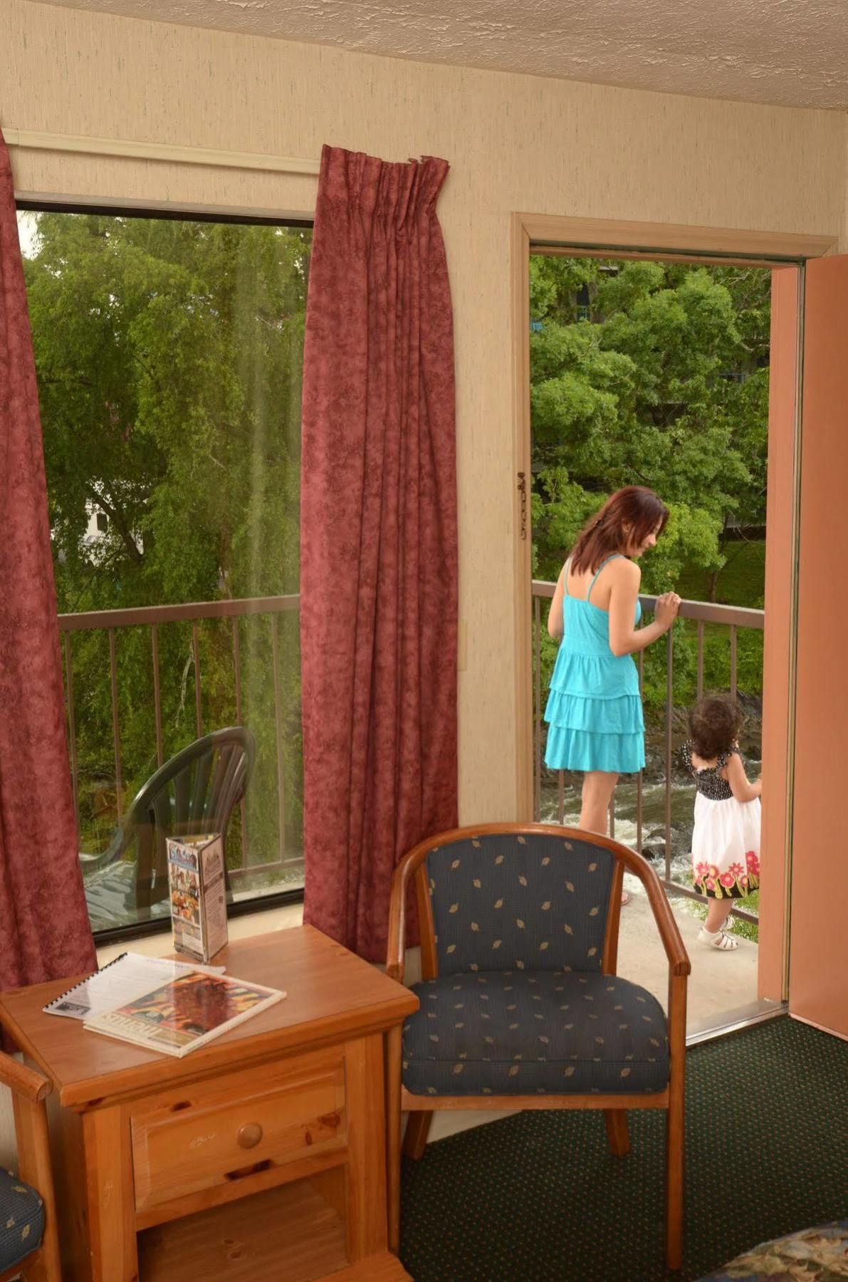 פיג'ן פורג' Creekstone Inn מראה חיצוני תמונה
