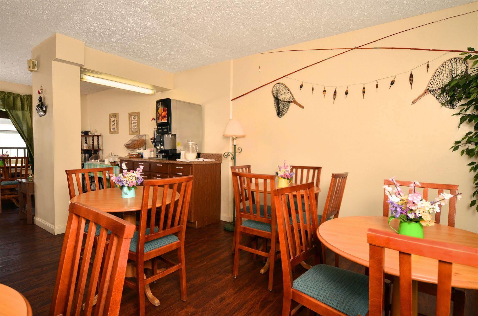 פיג'ן פורג' Creekstone Inn מראה חיצוני תמונה