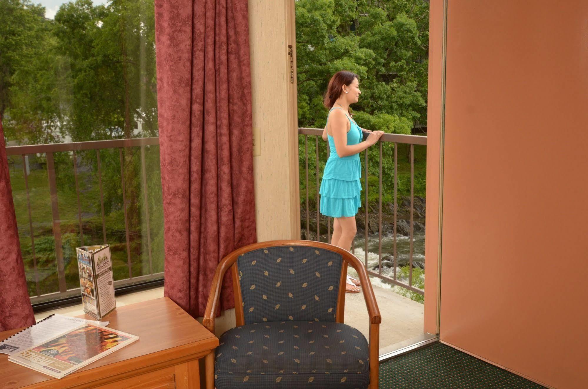 פיג'ן פורג' Creekstone Inn מראה חיצוני תמונה